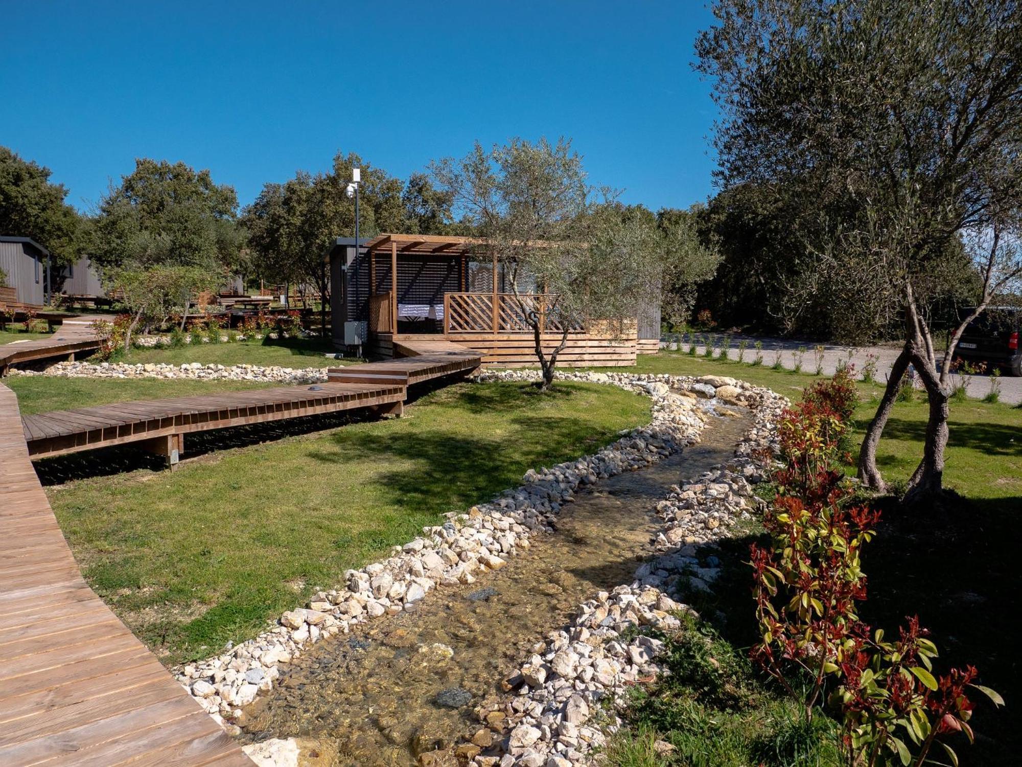 Camping Les Pres Du Roi Sommières Kültér fotó