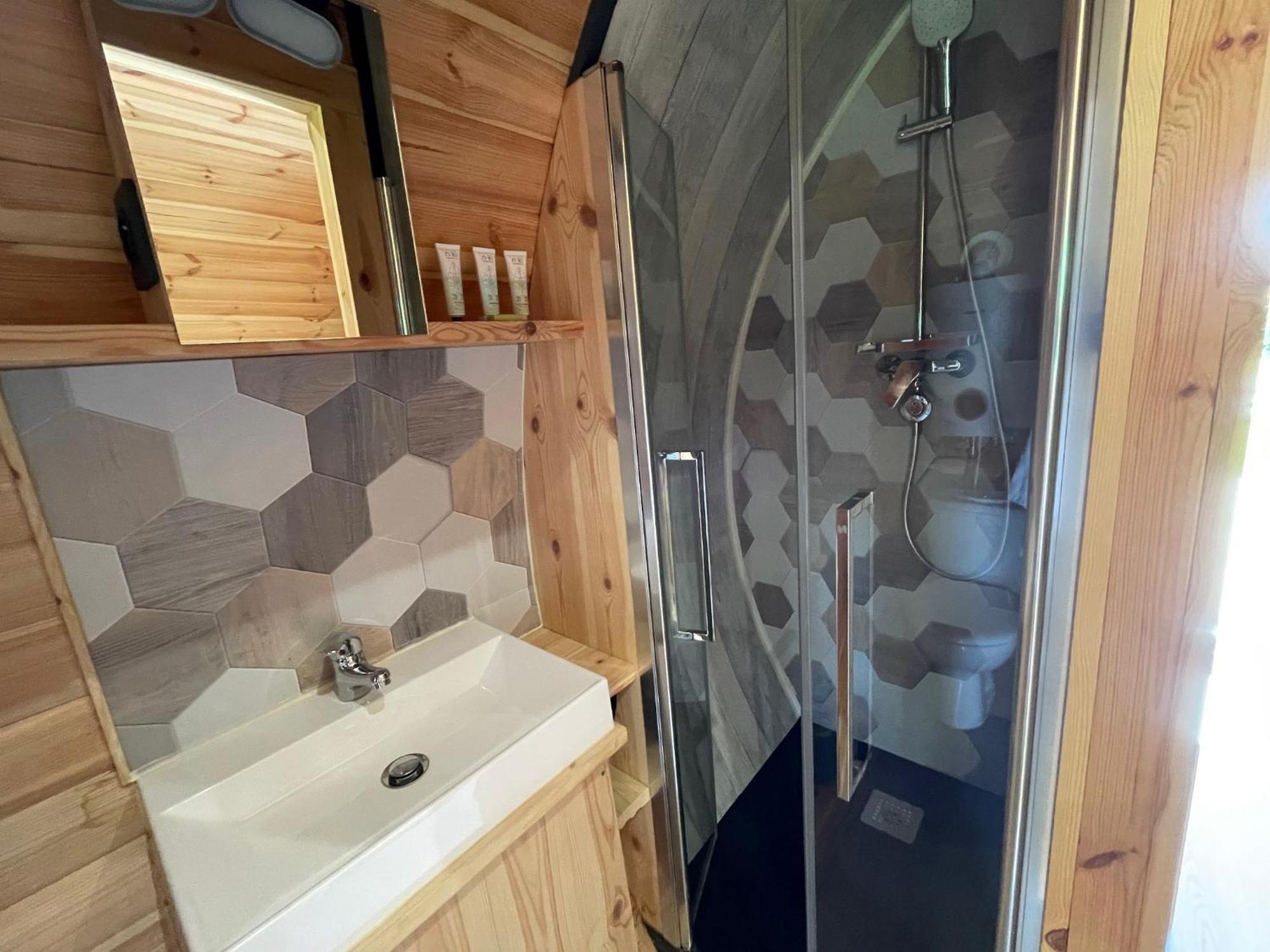 Camping Les Pres Du Roi Sommières Kültér fotó